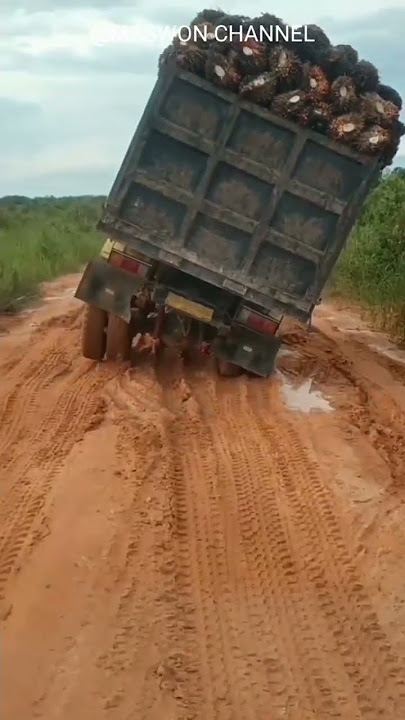 Yang nonton ngeri ngeri sedap | truk miring hampir tumbang#shorts