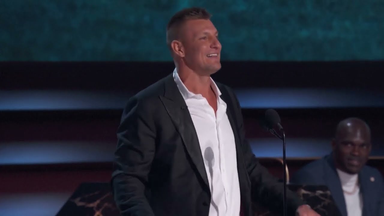 The 5 best jokes from the Tom Brady roast on Netflix