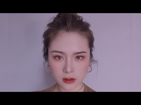 Video Make up nhẹ nhàng đi chơi với 1 bảng mắt nhiều công... - youtube