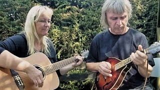 Kytka z Alabamy s textem (She´s A Flower From The Fields Of Alabama /Foghorn Stringband)