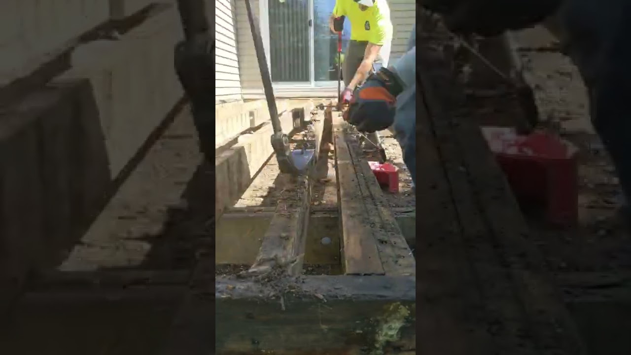 How to Quickly pull Nails w a Indexing Flat Pry Bar