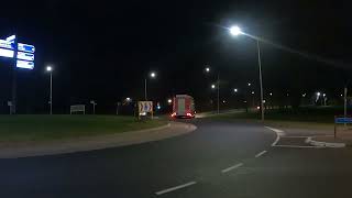 hulpdiensten met spoed naar een woning brand in Stadskanaal