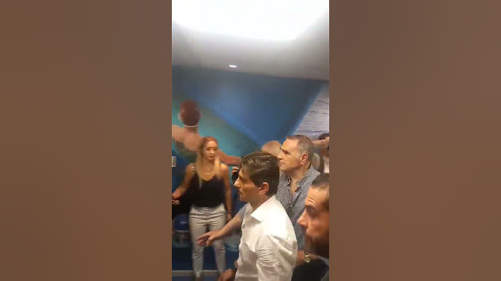 Η είσοδος του Δημήτρη Γιαννακόπουλου στο υπουργείο για τη συνάντηση