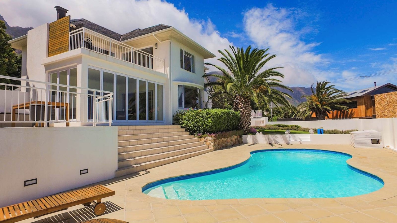 4 Bedroom House for sale in Western Cape Cape Town Atlantic