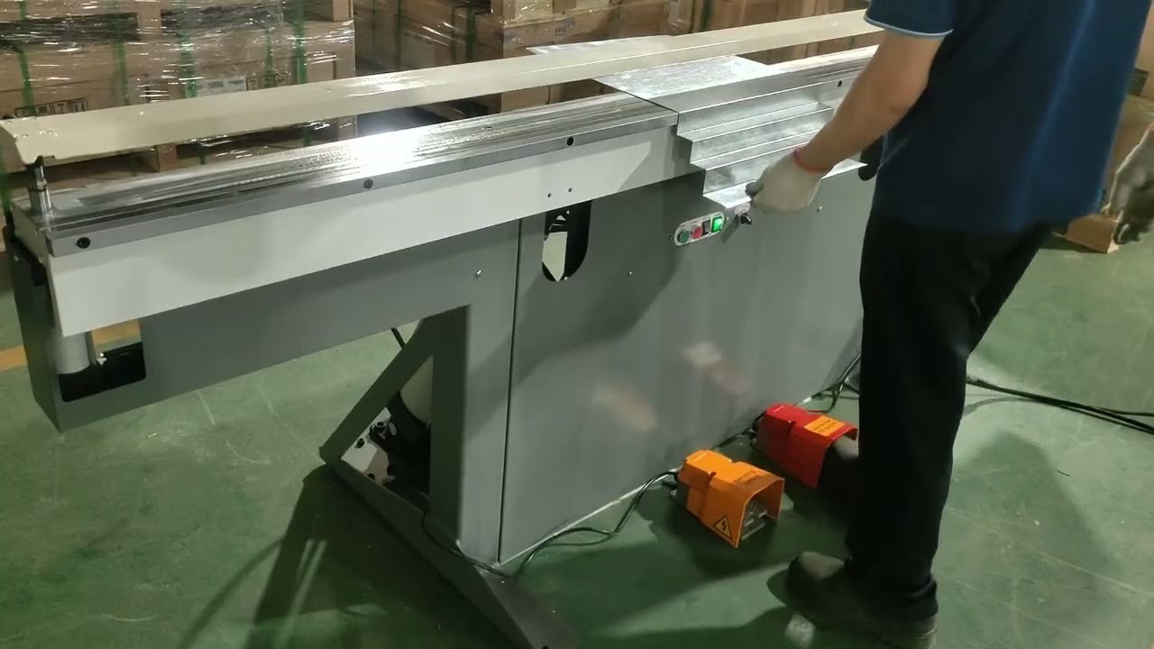 Sheet Metal Panel Benders - Panel Bending Machine MAGNABEND Magnetic Folding Machine 2500E