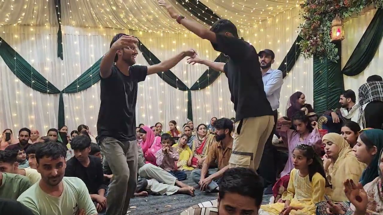 Laal Gaddi diyaan tiktaan..By Ajaz bhat and Arif Kazmi