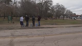 Houstonians lack clean drinking water after freeze