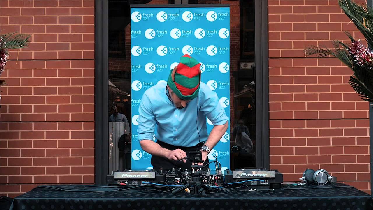 15 DJs In 15 Minutes Freshmas 2014 Special