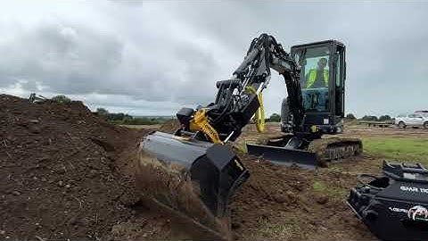 Eurocomach 25ZT mini excavator with Engcon Tiltrotator