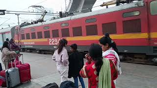 22542 Anvt- bsbs Garib rath #WAP4 locomotive #Delhi #Railways