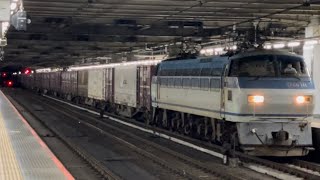 JR貨物EF66形100番台111号機+コキ24B(両)が大宮駅4番線を通過するシーン(4076レ・吹A12・コンテナ輸送)2023.7.5