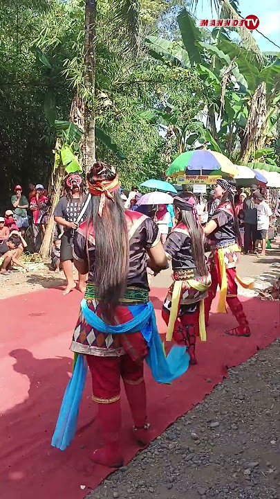Menari Sambil Bercanda Melupakan Segala Masalah Yang Ada #jaranan @MANNOTTV