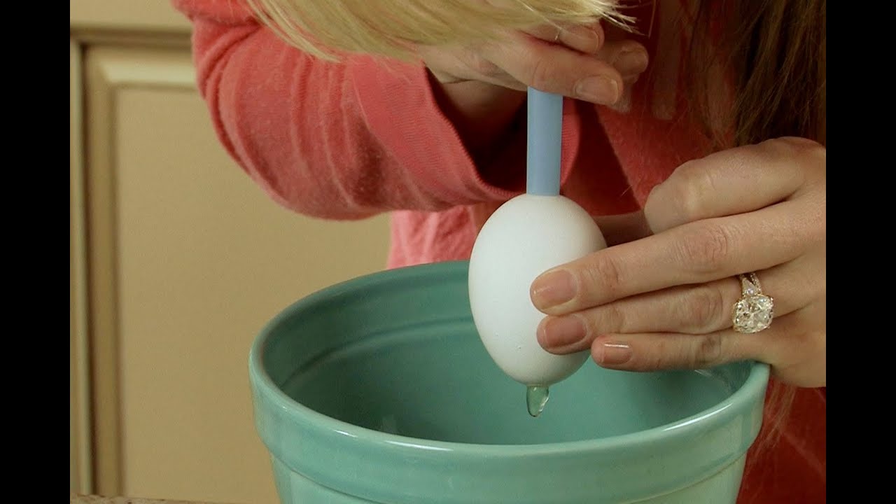 How do you blow the yolk out of an egg How To Blow Out An Egg Let S Craft With Modernmom Youtube