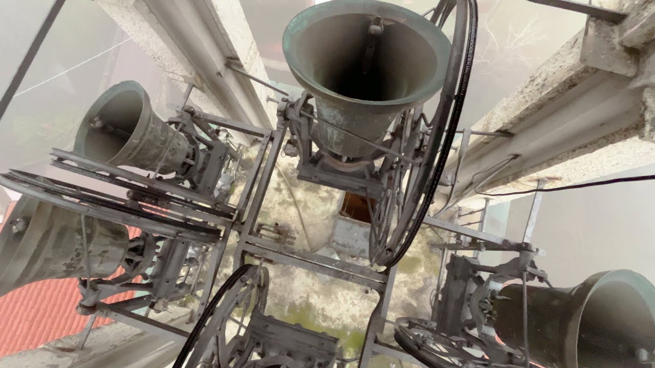 Италия [4K] концерт колоколов в Бурлиго в зимнем тумане