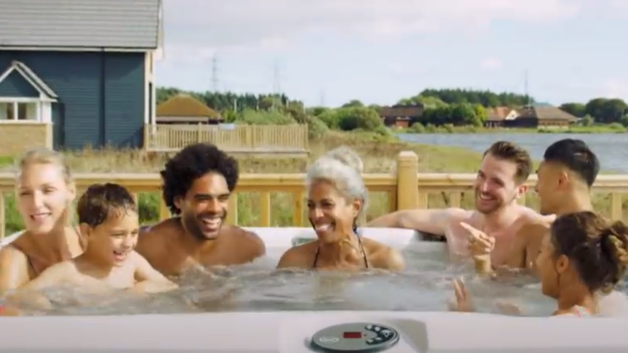 100 S Of Luxury Lodges With Hot Tubs In The Uk From 35 Per Night