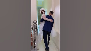 Chú rể vội quá .dâu rể động phòng