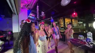 Download Lagu The Wild 69 Bar's broadcast MP3