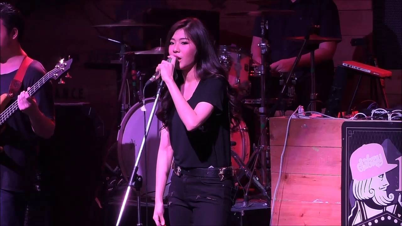 AIM NAM JUN - ANCHANTED CONCERT @ Glitzy Pub