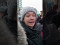 Девушка стыдит полицию на акции памяти Навального #навальный #москва #shorts