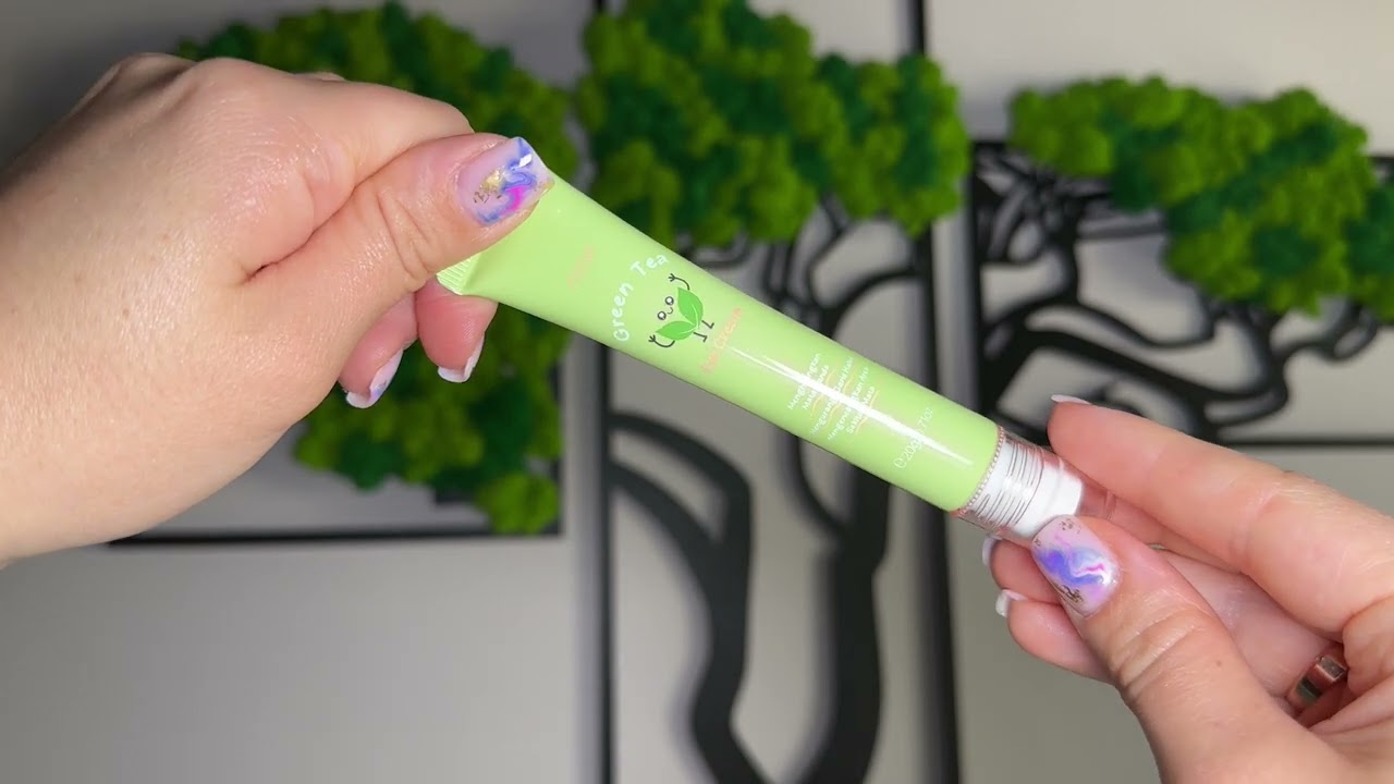 Крем-ролер навколо очей із зеленим чаєм Fenyi Green Tea Eye Cream