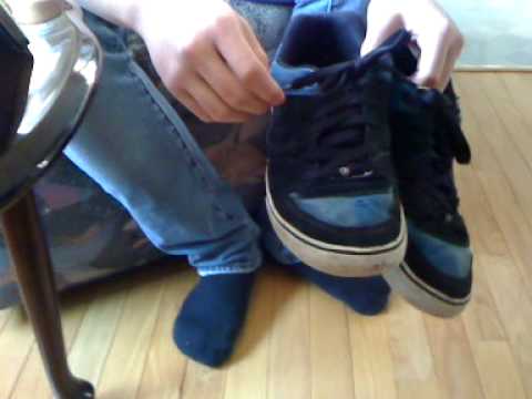How To Properly Untie A Shoe - YouTube