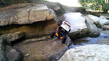 Narrow Gap | 1.9 Mini Axial Wraith on SCX10 axles