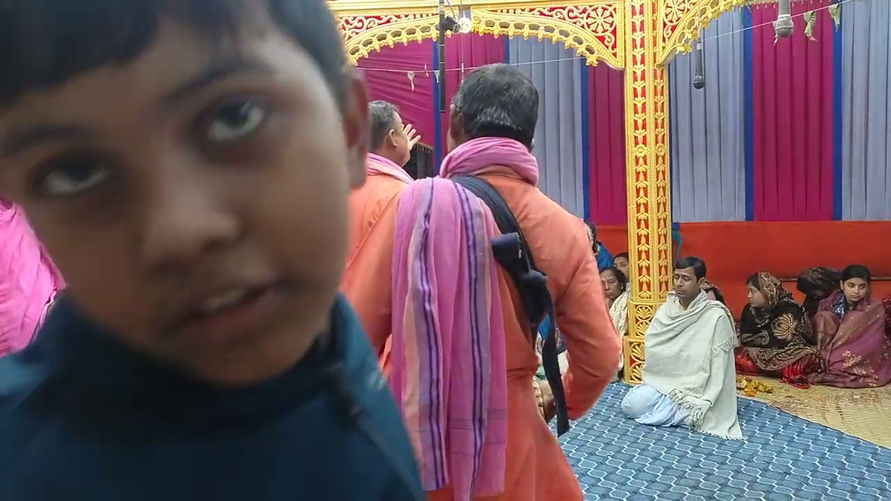 ললিত সুরে মাস্টার রতন দেবনাথ, শ্রী নিতাই গৌর সম্প্রদায়, কুমিল্লা। 