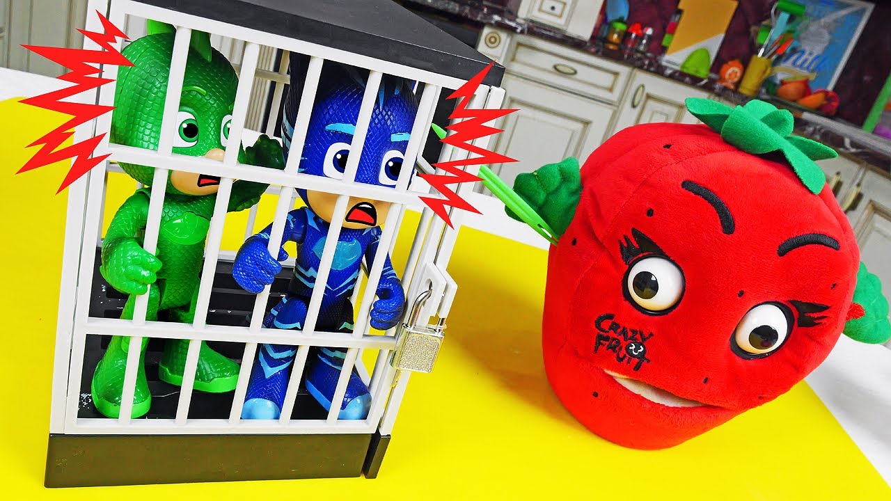 ⁣¿Quién atrapó a los PJ Masks? Cocina para niños. Videos de juguetes de los Héroes en Pijama.