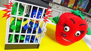 ¿Quién atrapó a los PJ Masks? Quién tiene hambre. Videos de juguetes de los Héroes en Pijama.