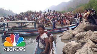 Karen Refugees Fleeing Myanmar Military Airstrikes Forced Back By Thai Soldiers | NBC News NOW screenshot 1
