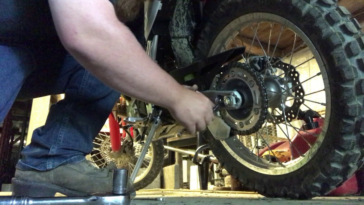 First chain tightening on my brand new 2017 crf250L YouTube