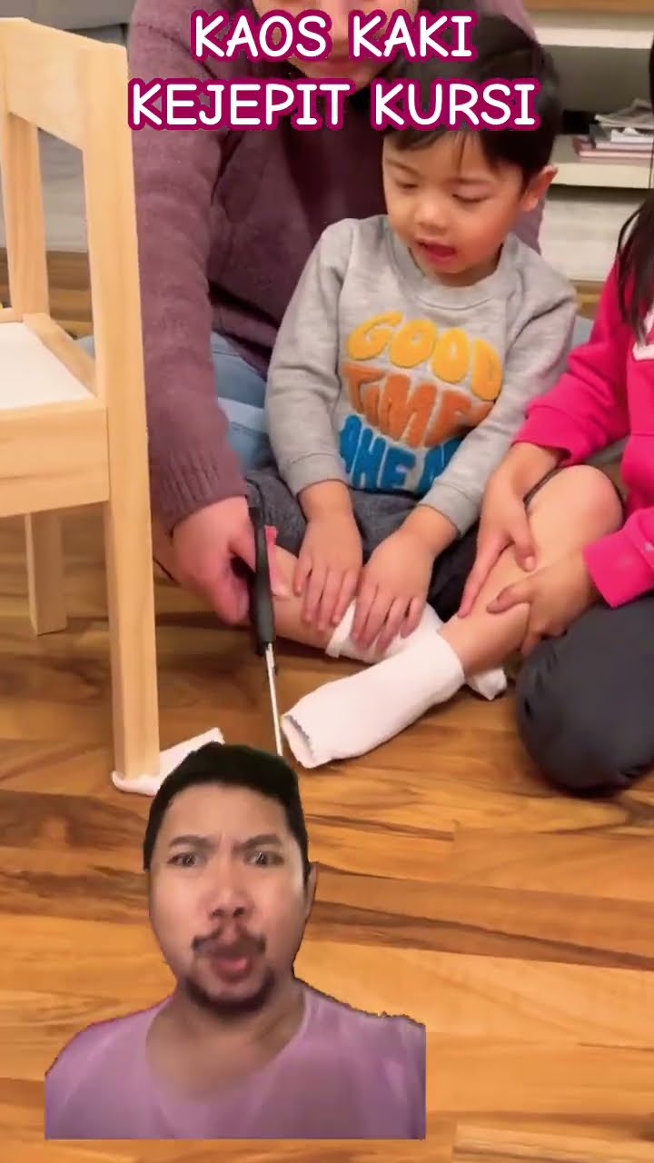 KAOS KAKIKU KEJEPIT KURSI!!?? #funny #cute #baby #cutebaby #smile