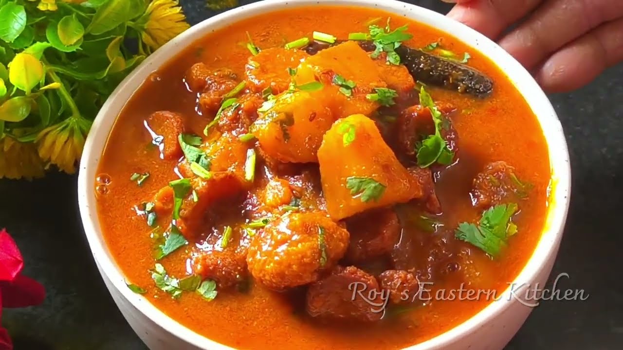 जब फ्रिज में कोई सब्ज़ी ना बच्चे तो बनाए यह आसान और मसालेदार सब्जी। Aloo badi ki sabji kaise banaye