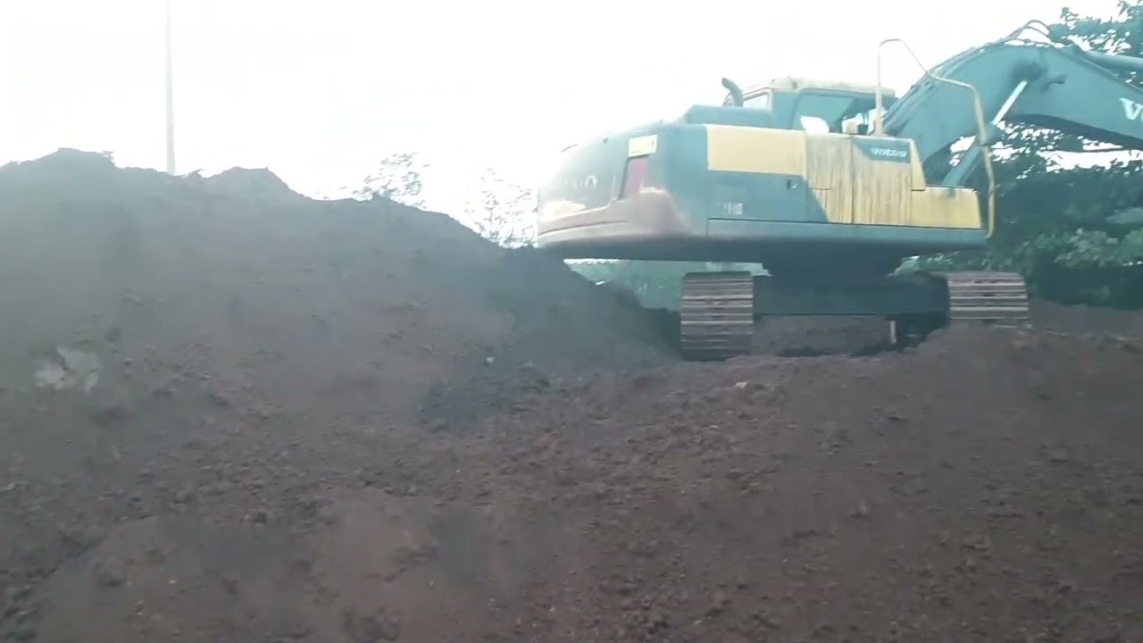 Paradip port ship loading automatic cutting ricommor belt line or 210 volvo ,220 kobelco  Help