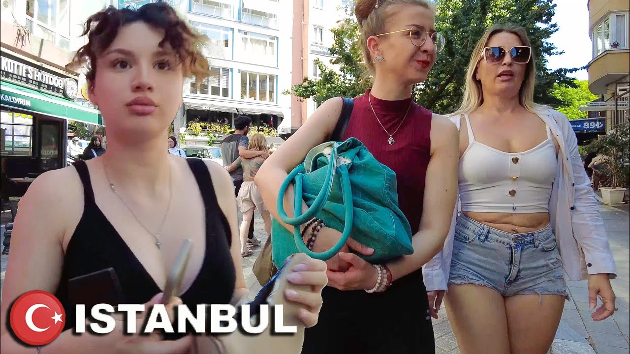 Kadıköy Istanbul Walking Tour 🇹🇷 | Bustling Streets & Local Life