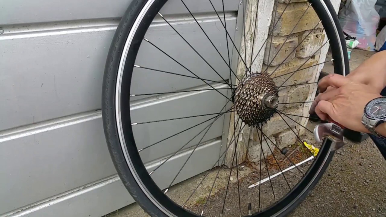 changing bike cassette