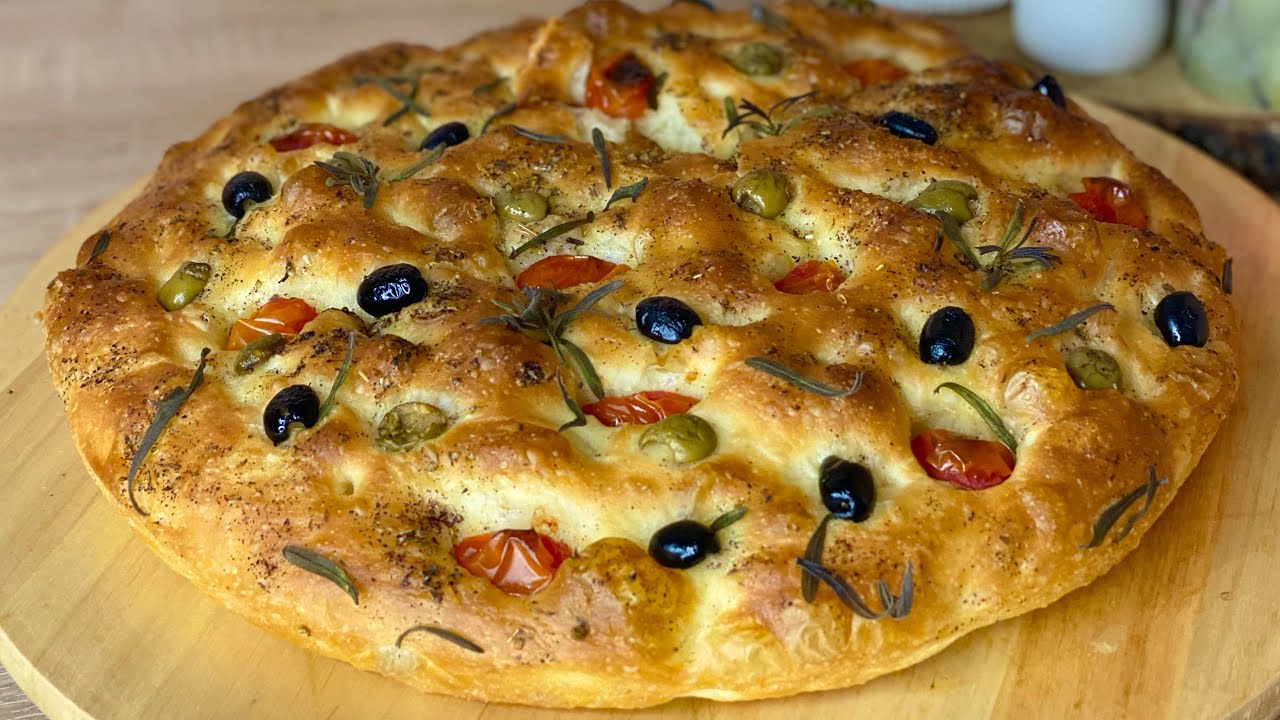 خبز الفوكاتشا الايطالية Focaccia خبزة الحوش الليبية بتكنك طلياني  بدون عجن وقوام زي القطن