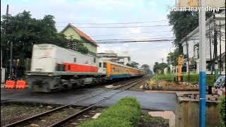 Kereta Api di PJL 163 Jalan Merdeka Bandung (Merdeka Road, Bandung Railway Crossing)
