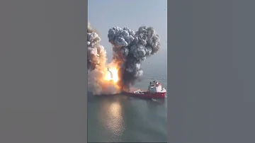 ضرب الحوثي صاروخ على باخره أمريكا في البحر الأحمر اليوم بتاريخ 19 1 2024 The Houthi Missile Hit An A 