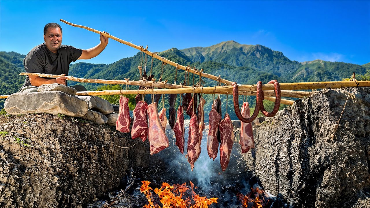 Dağlarda Doğal Yöntemlerle Ev Yapımı Füme Et | Geleneksel Doğa Mutfağı