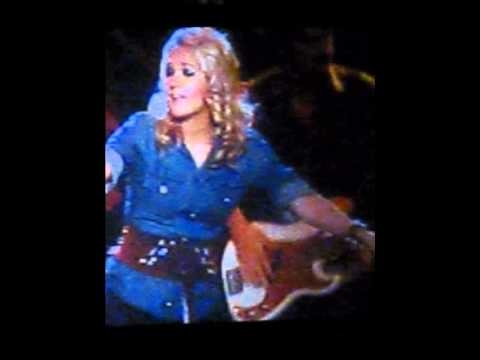Carrie Underwood - Before He Cheats @ Minnesota St...