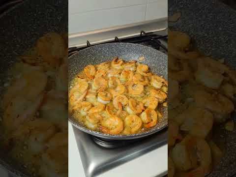 Жареные креветки с чесноком! Закуска к пиву!