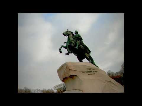 Video: Tus Bronze Horseman: Tus Mlom Rau Peter Great Hauv St. Petersburg