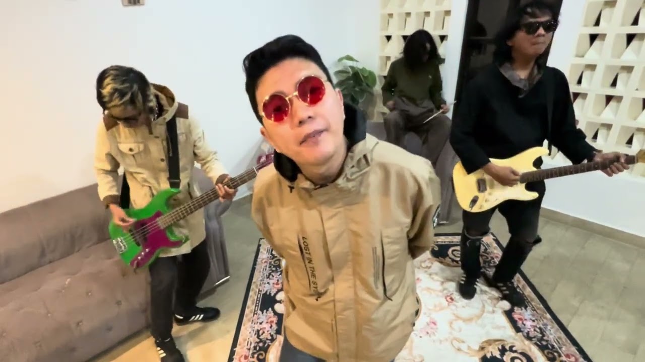 Aldi taher gallagher - terserah mereka ( official music video )