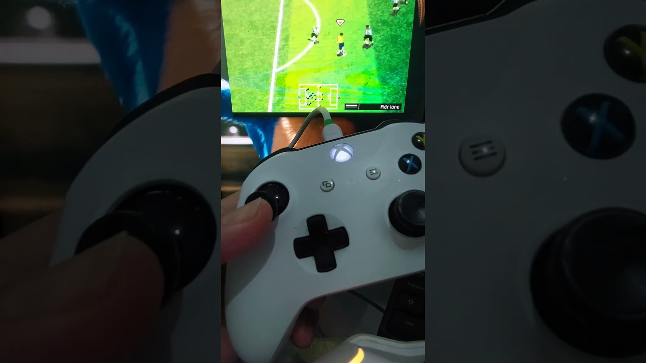 Jogando FIFA 2007 de GBA 