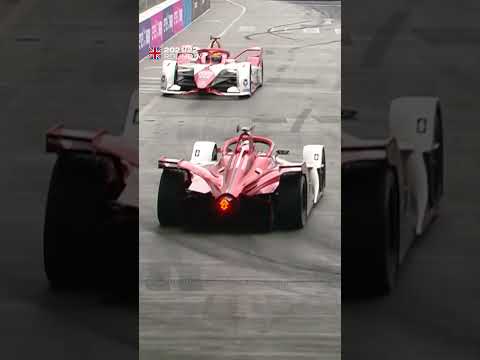He just wanted to say hi 👋😅 #FormulaE