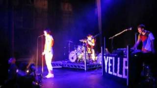 Yelle - &quot;Mal Poli&quot; (Live) from the Music Box (AC Mix...)