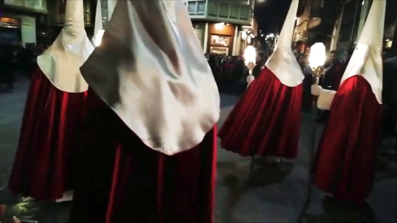 2019. Madrugada de Viernes Santo. Pza. de San Ginés. (🎶 El Destierro. San Juan, 🎥 Pablo Mtnez.).