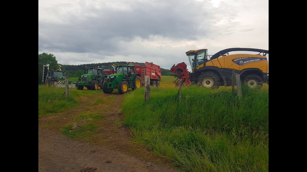 Ensilage coupe direct  | Fauche en 9 mètres Samaz juste devant la FR 500 | JD 6210R  6195R  6145R