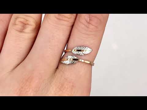 Каблучка срібна жіноча з золотом БС1402 розмір 17, видео 1